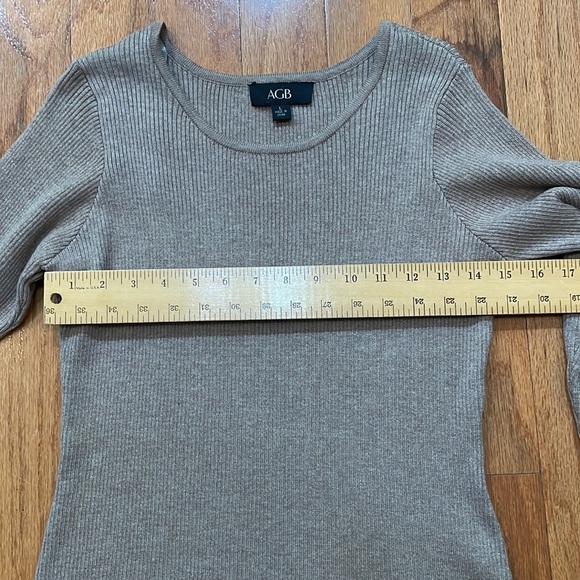 AGB Dress Size Large NWT Heather Taupe Color 2 accent pockets Sweater Tunic - Picture 2 of 14